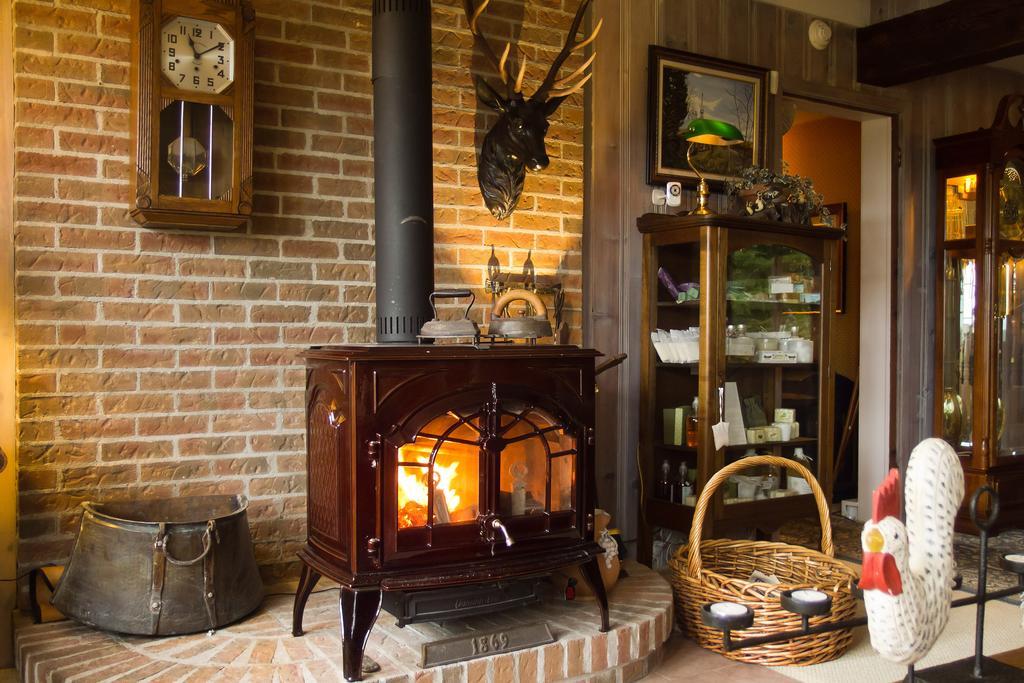 Le Petit Clocher Gite Touristique B & B Saint-Sauveur ภายนอก รูปภาพ