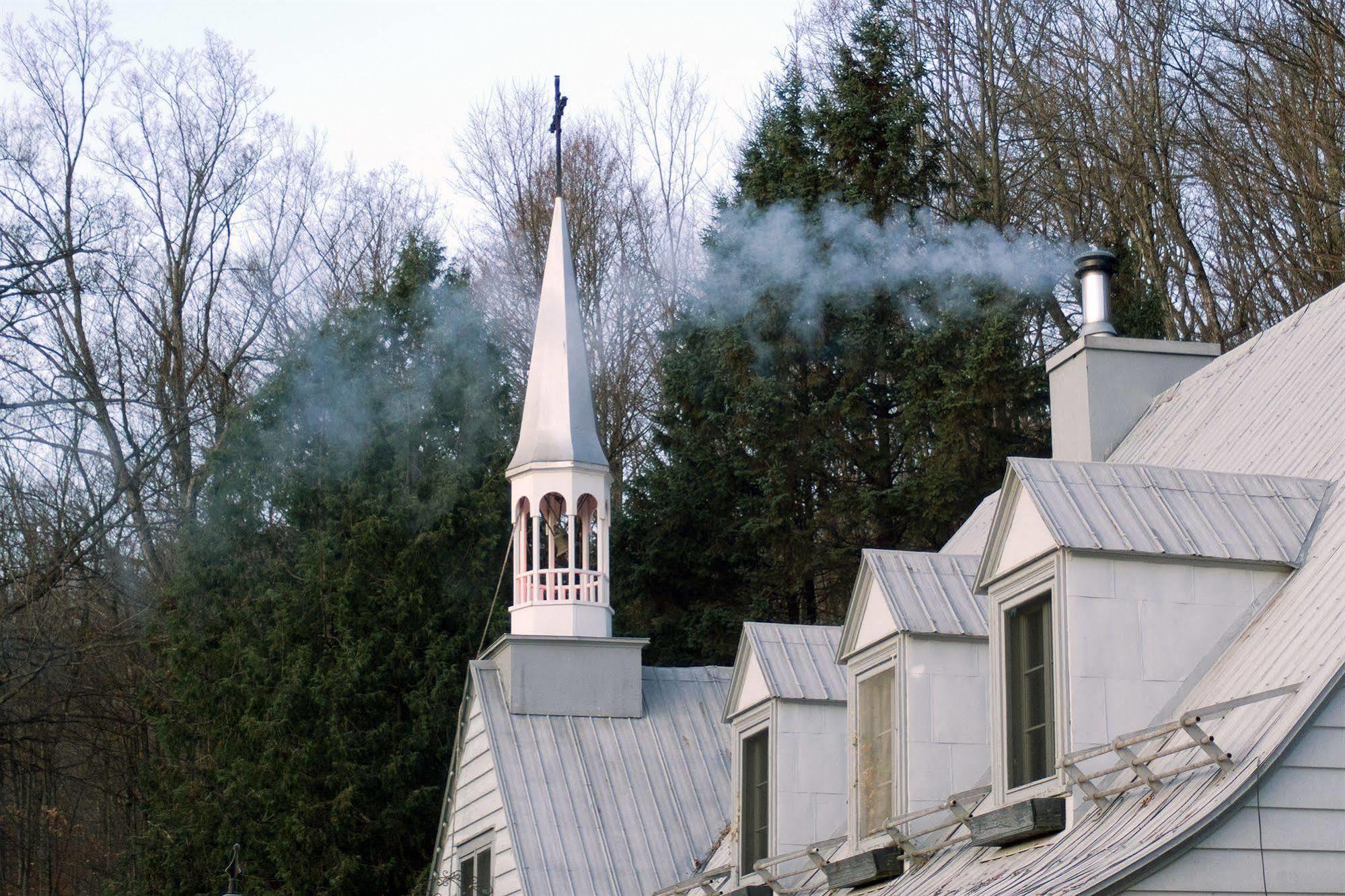 Le Petit Clocher Gite Touristique B & B Saint-Sauveur ภายนอก รูปภาพ